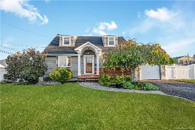 159 Washington Street, Farmingdale