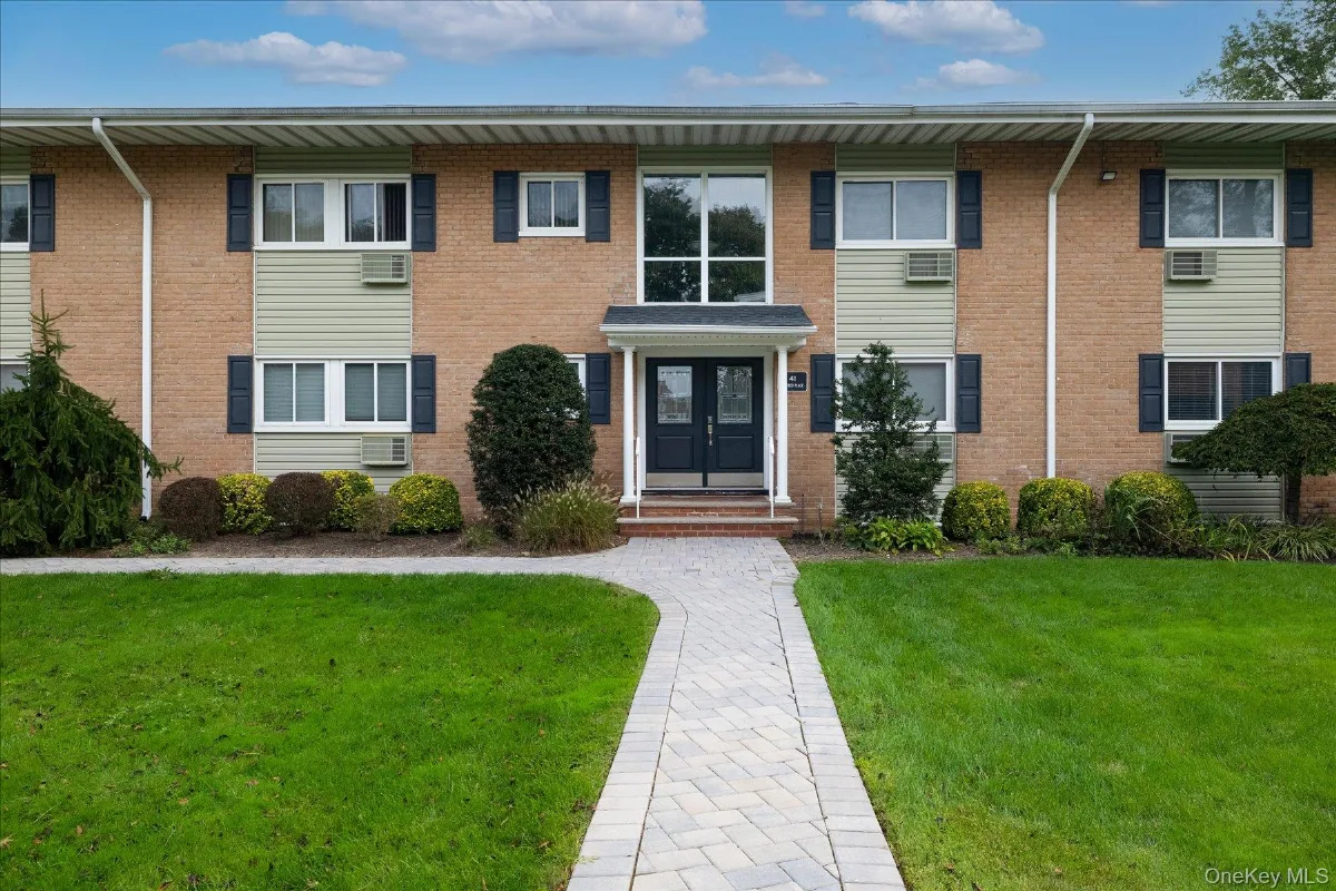 41 Mildred Place #3B, North Babylon NY -- Coop for sale