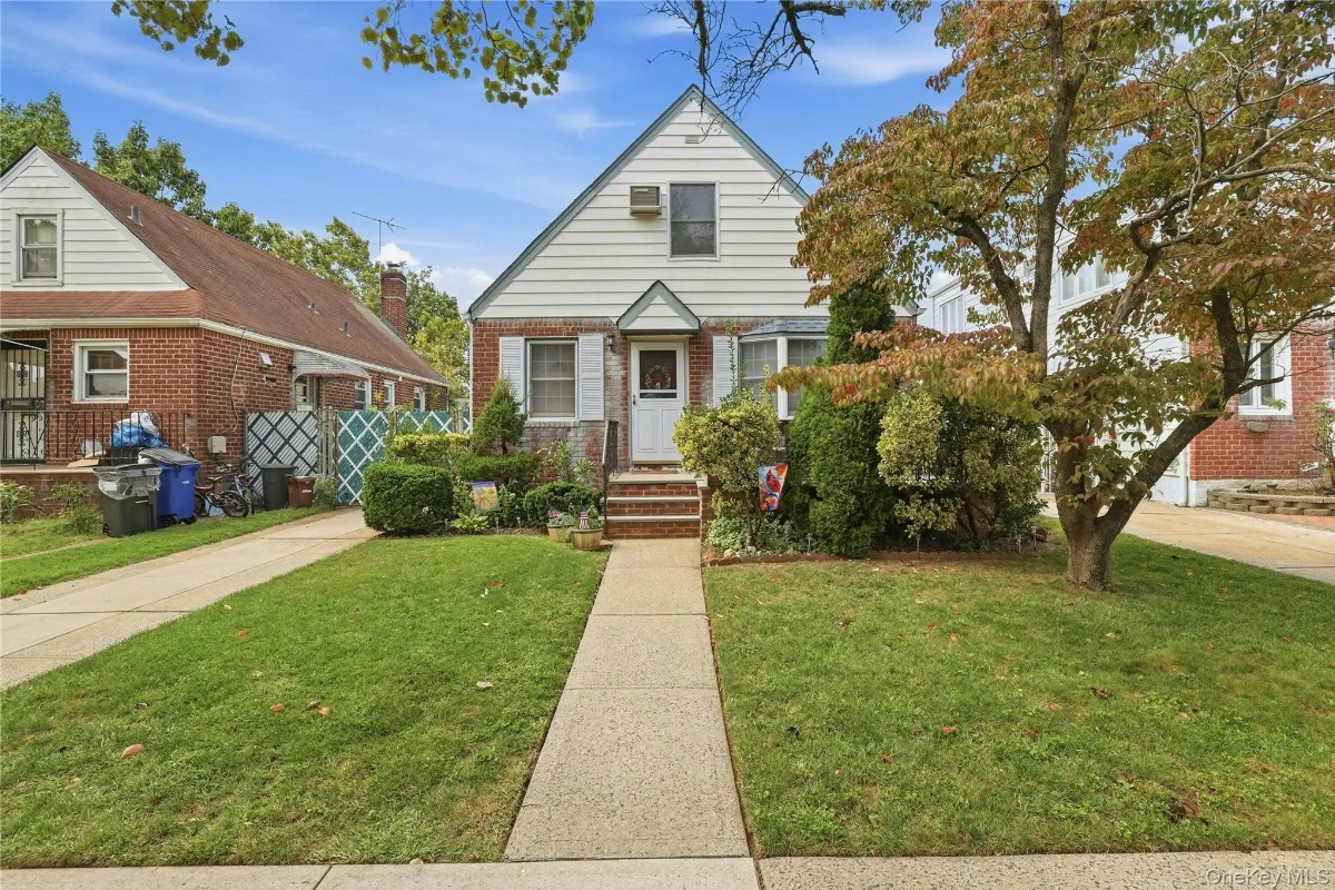 7954 264th Street, Glen Oaks, NY 11004