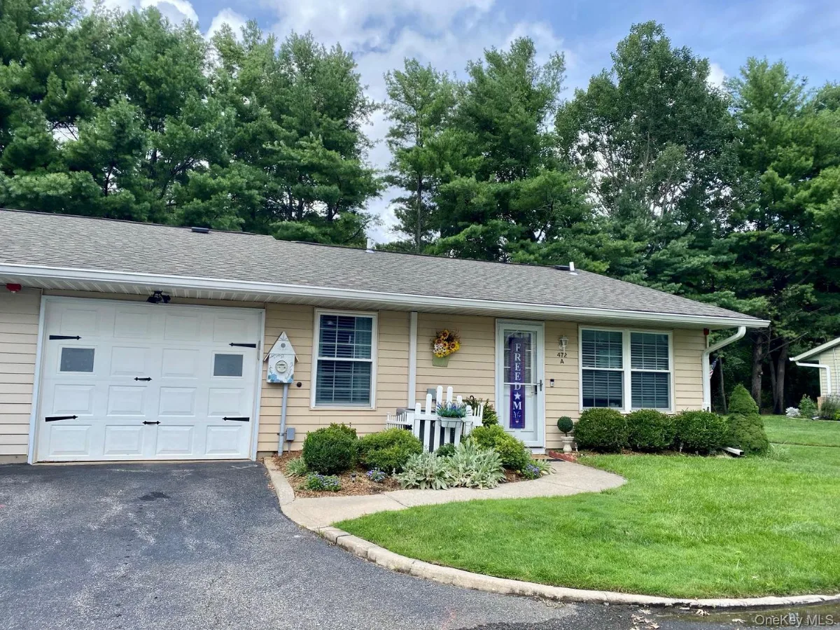 472A Darwen Drive, Ridge NY -- Leisure Village Condo for sale