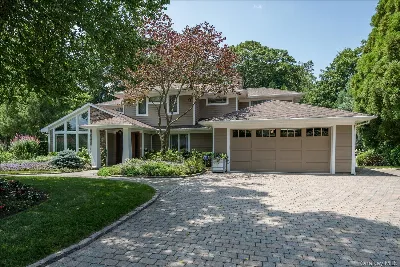 83 Karol Place, Muttontown
