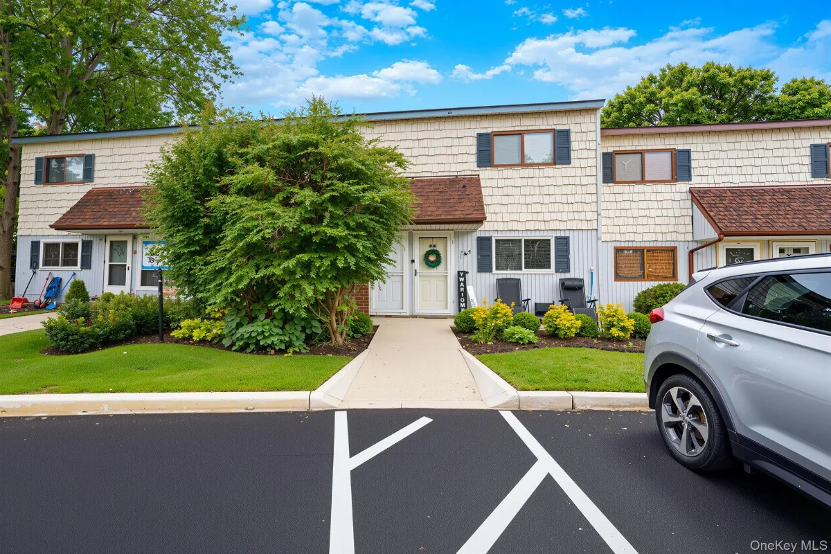 167 Pointe Circle #167, Coram NY -- North Isle Village Coop for sale