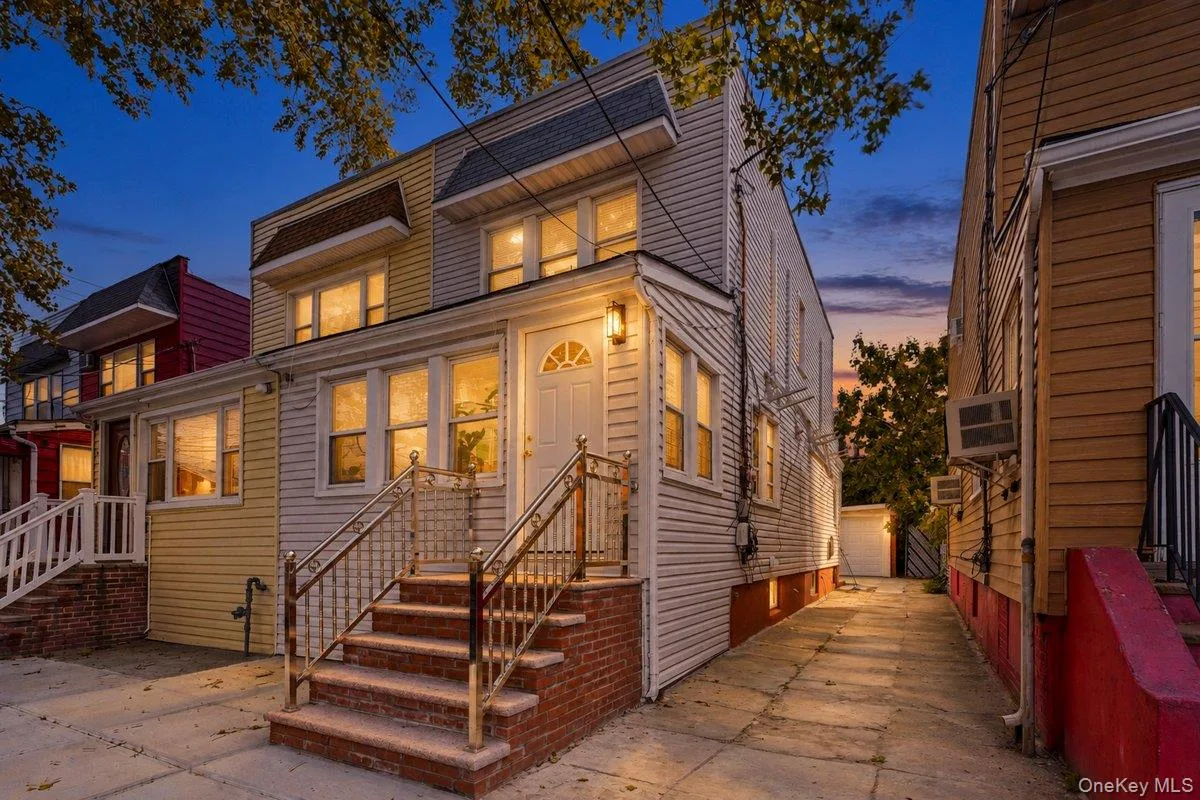 5433 44th Street, Maspeth, NY 11378