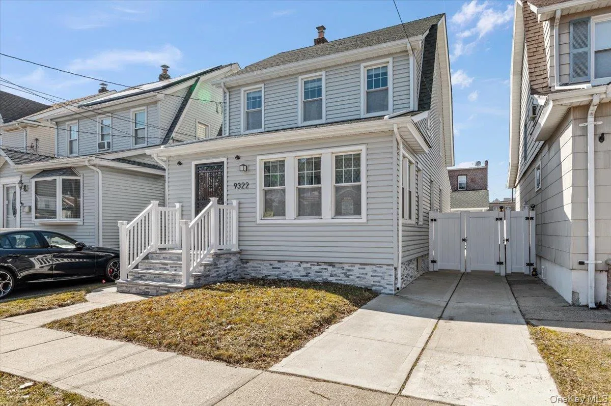 93-22 245th Street, Floral Park, NY 11001