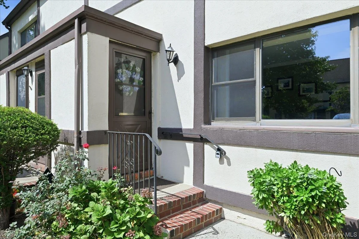 123 Fifteenth #B1, Garden City, NY 11530