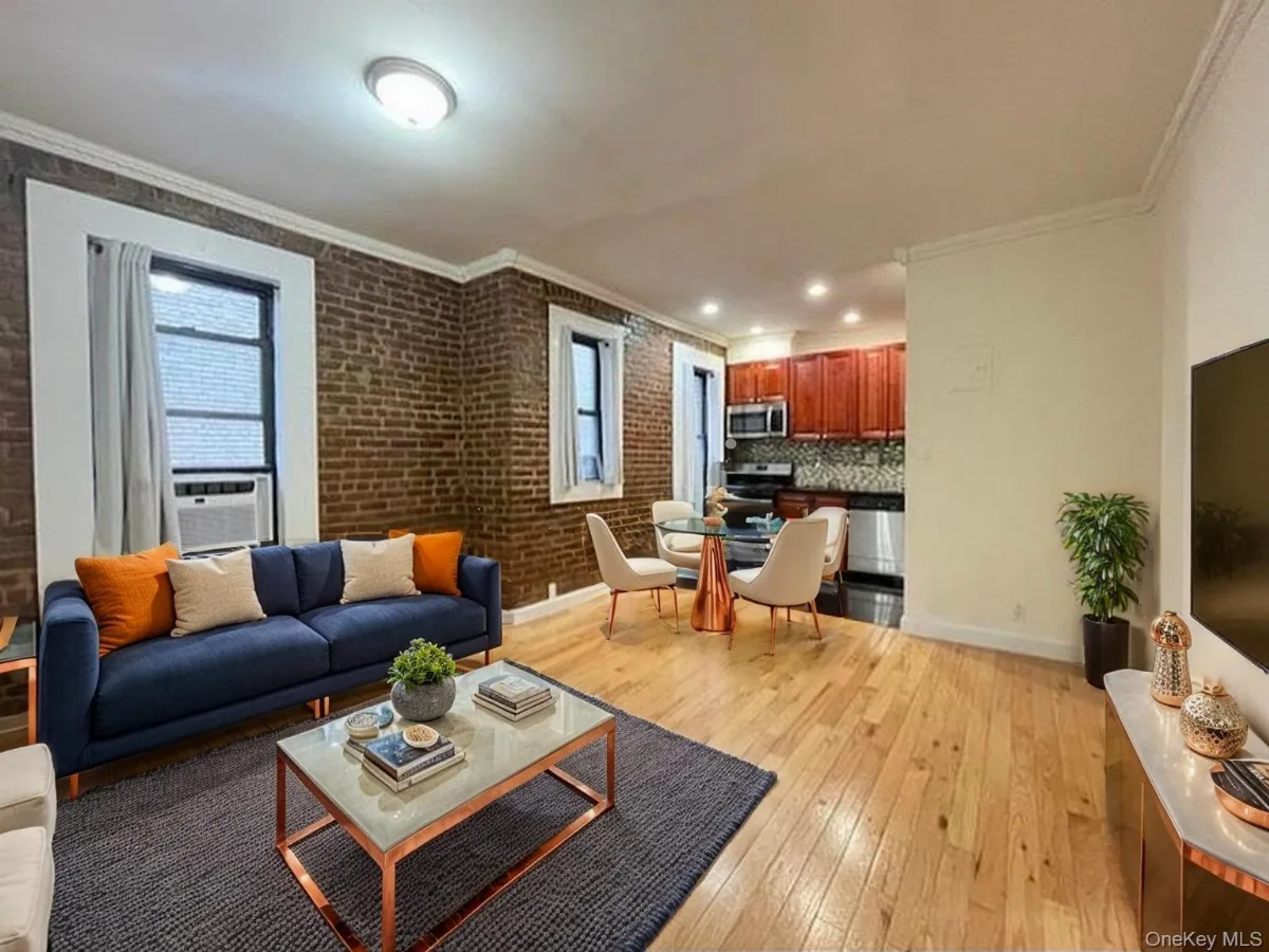 21-06 35th Street #3C, Astoria, NY 11105
