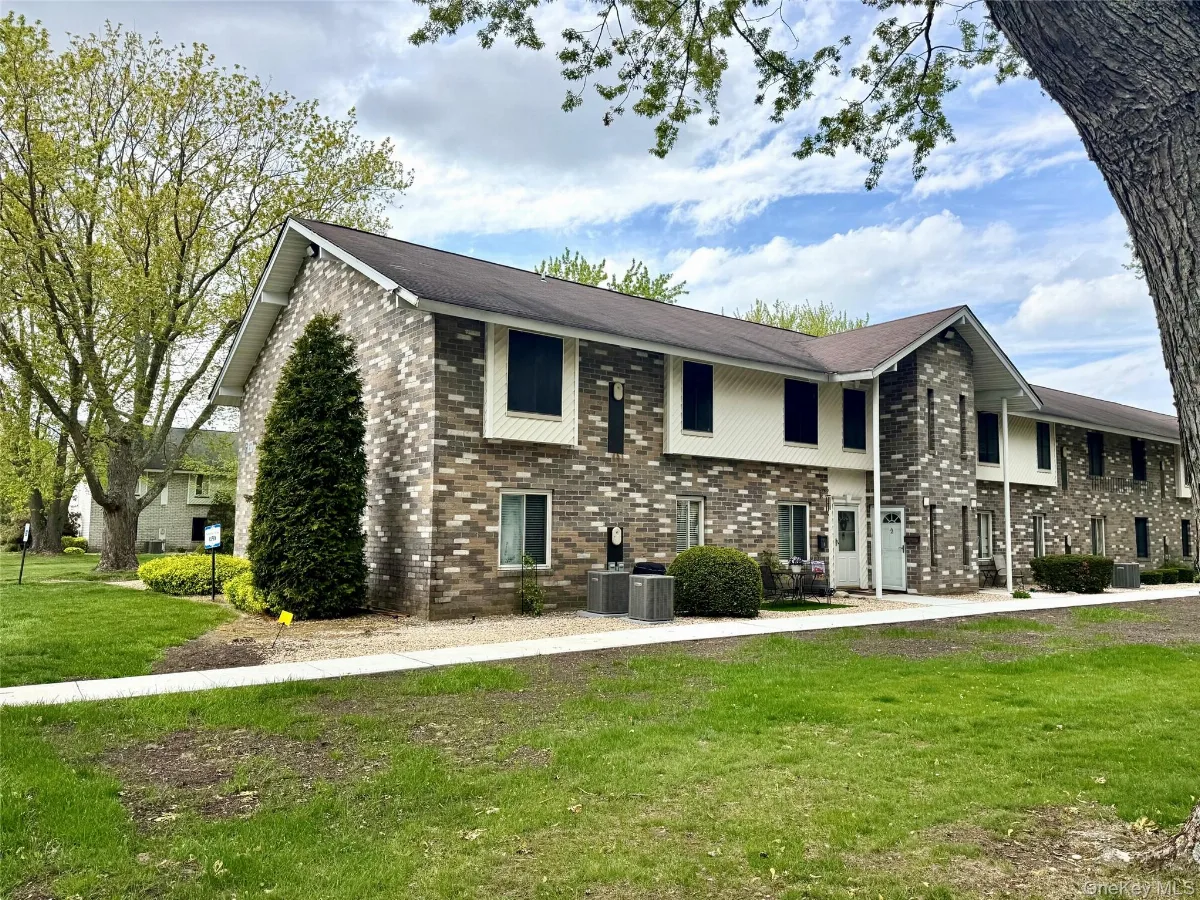 1 Aspen Court #1A, Coram NY -- North Isle Village Coop for sale