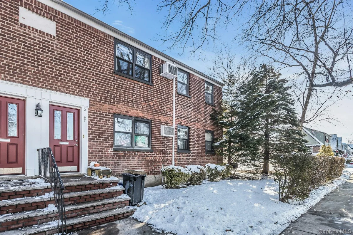 21-47 Utopia Parkway #2, Whitestone, NY 11357