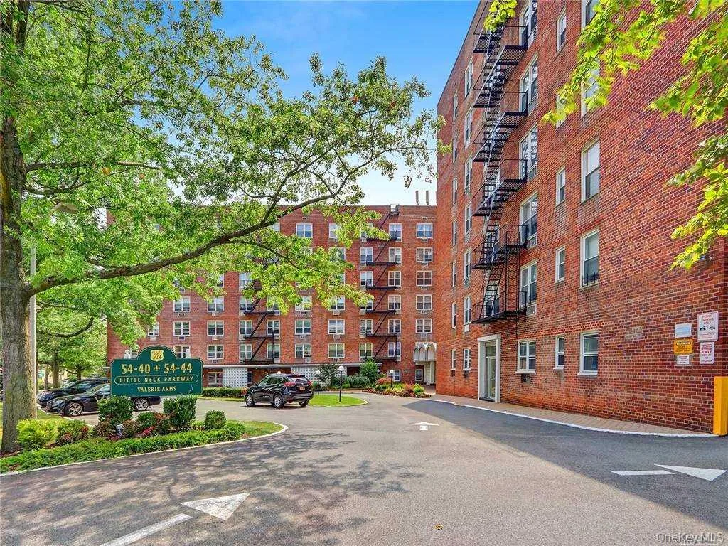 54-40 Little Neck Parkway #4A, Little Neck, NY 11362