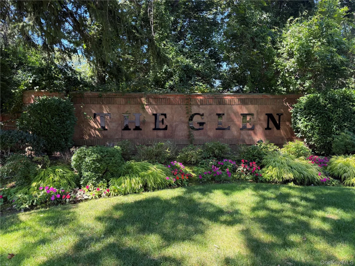 7 Sagaponack Court, Ridge NY -- Leisure Glen Condo for sale