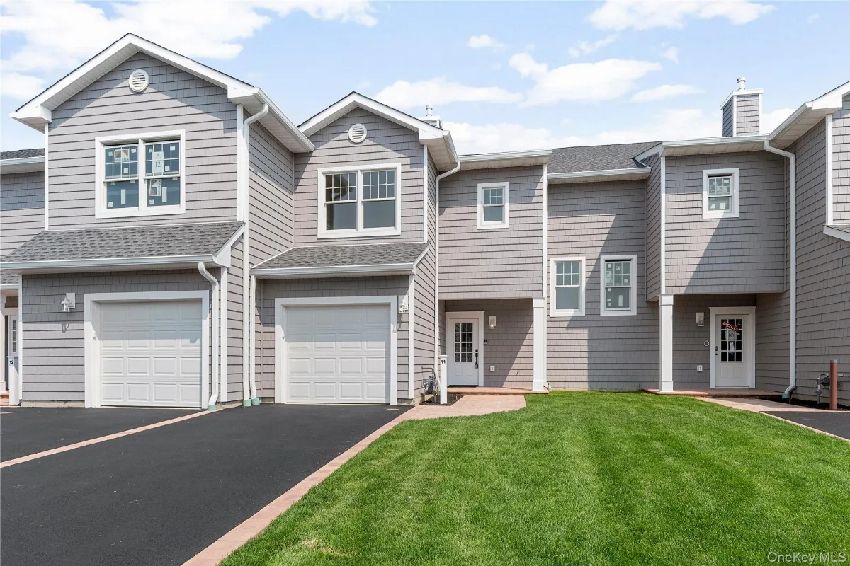 7 Ocean Watch Court, Freeport NY -- Ocean Watch at Harbor Pointe Condo for sale