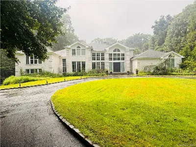 22 Evans Drive, Glen Head