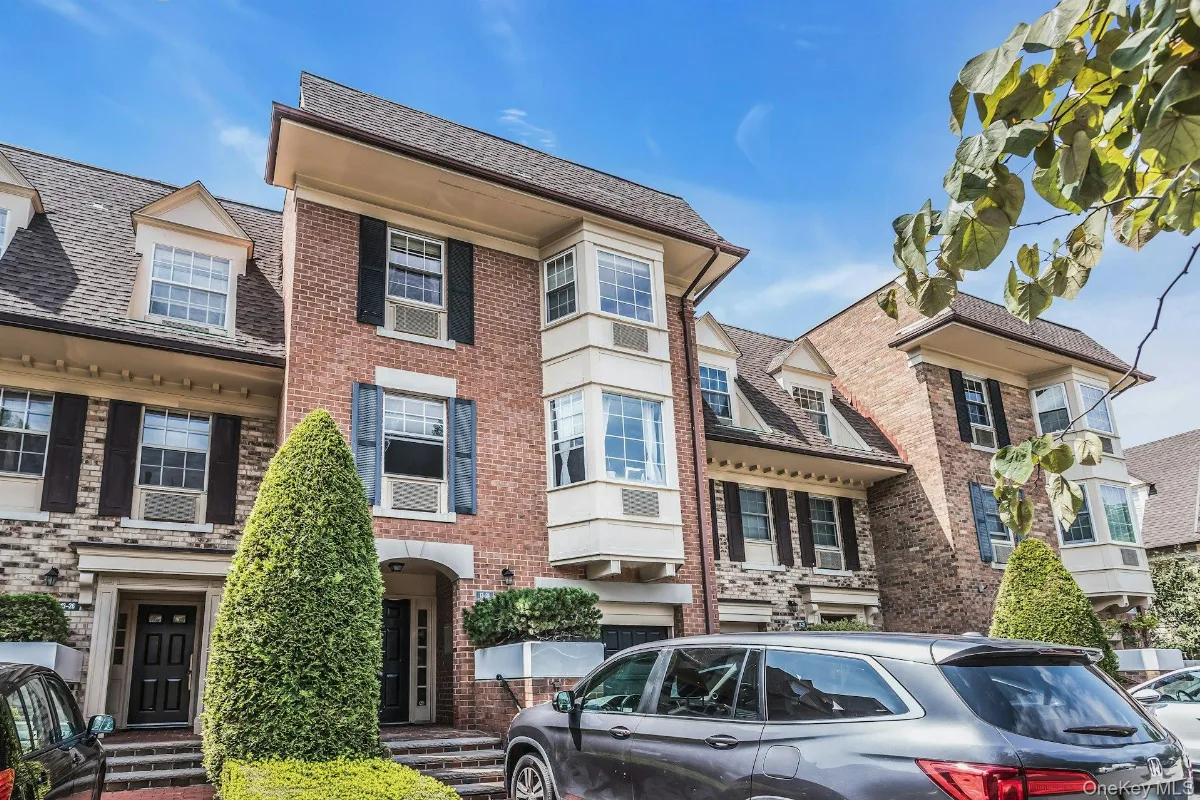 13-24 208th Place #167-U, Bayside NY -- Baybridge Condo for sale