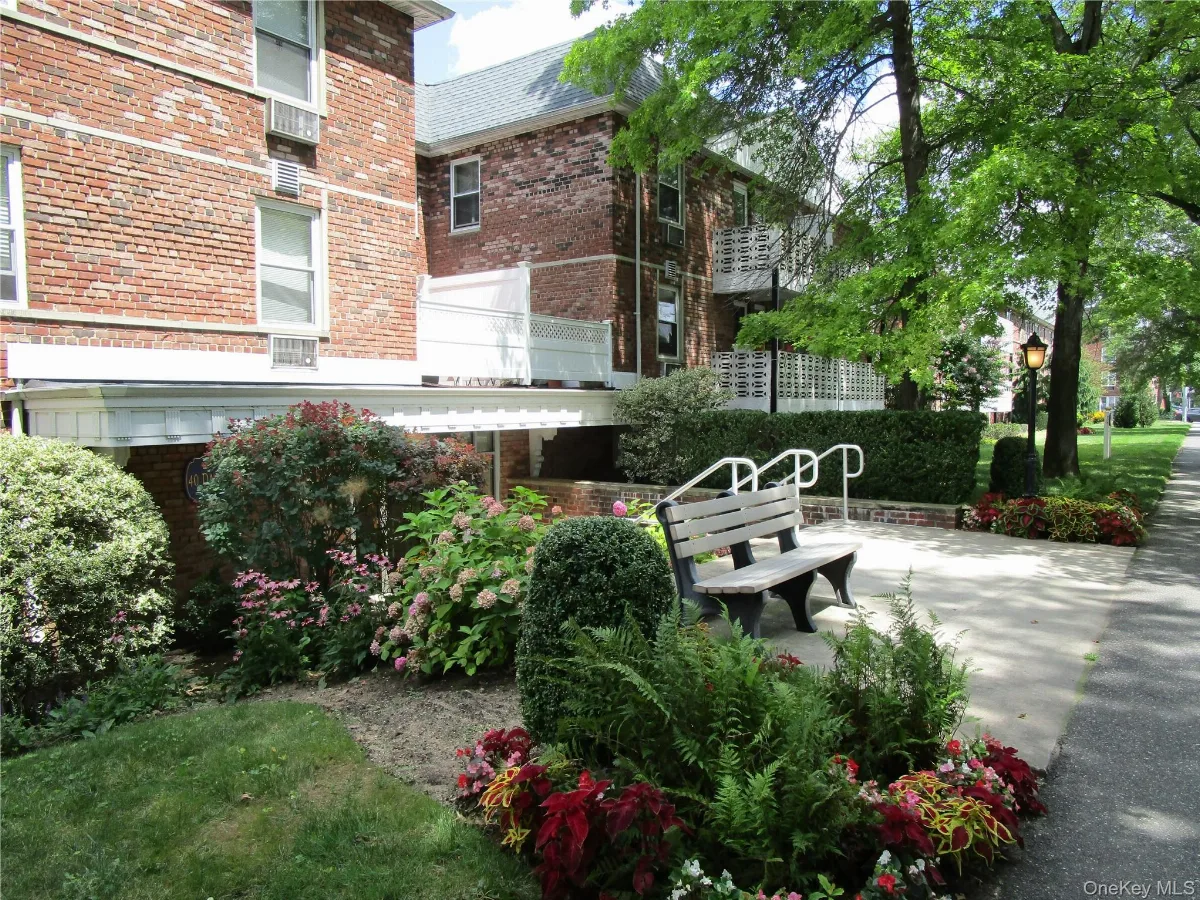 40 Daley Place #127, Lynbrook NY -- Lynbrook Gardens Coop for sale