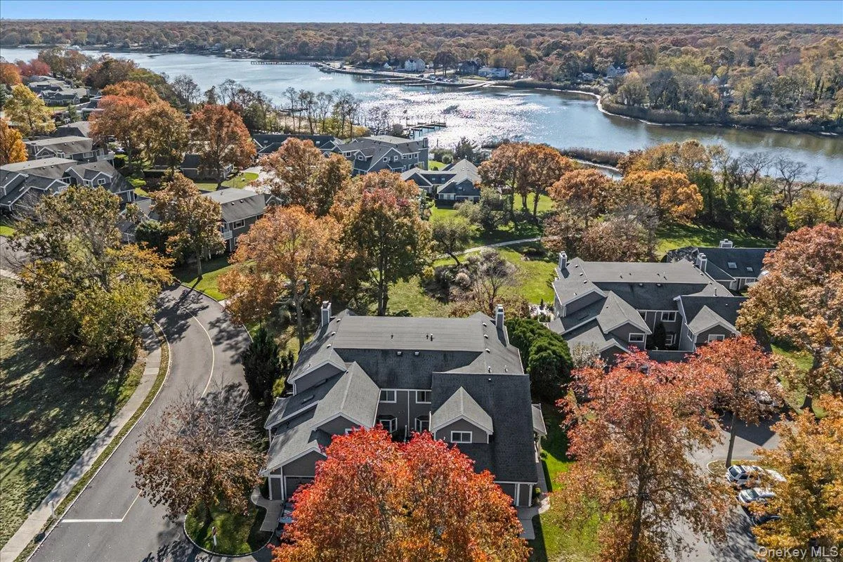 414 Lindsay Lane, Moriches NY -- The Waterways Condo for sale