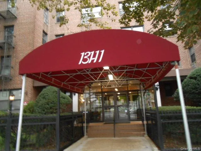 131-11 Kew Gardens Road #5B, Kew Gardens, NY 11418