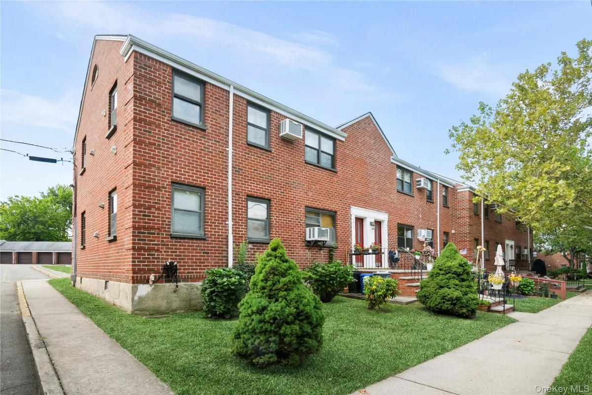 160-48 17th Avenue #5-147, Whitestone NY -- Clearview Gardens Coop for sale