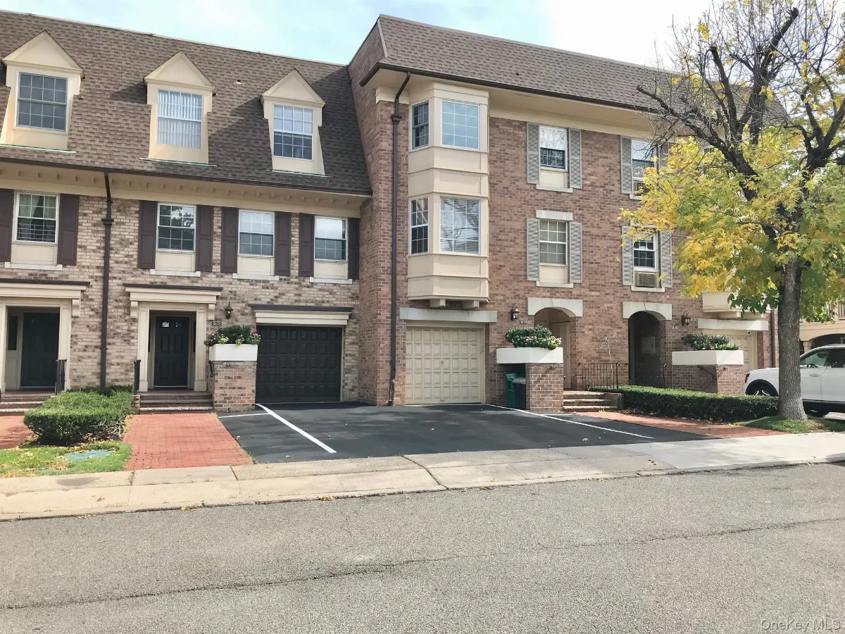 12-31 Robin Lane #Triplex, 1st Floor, Bayside NY -- Baybridge Condo for sale