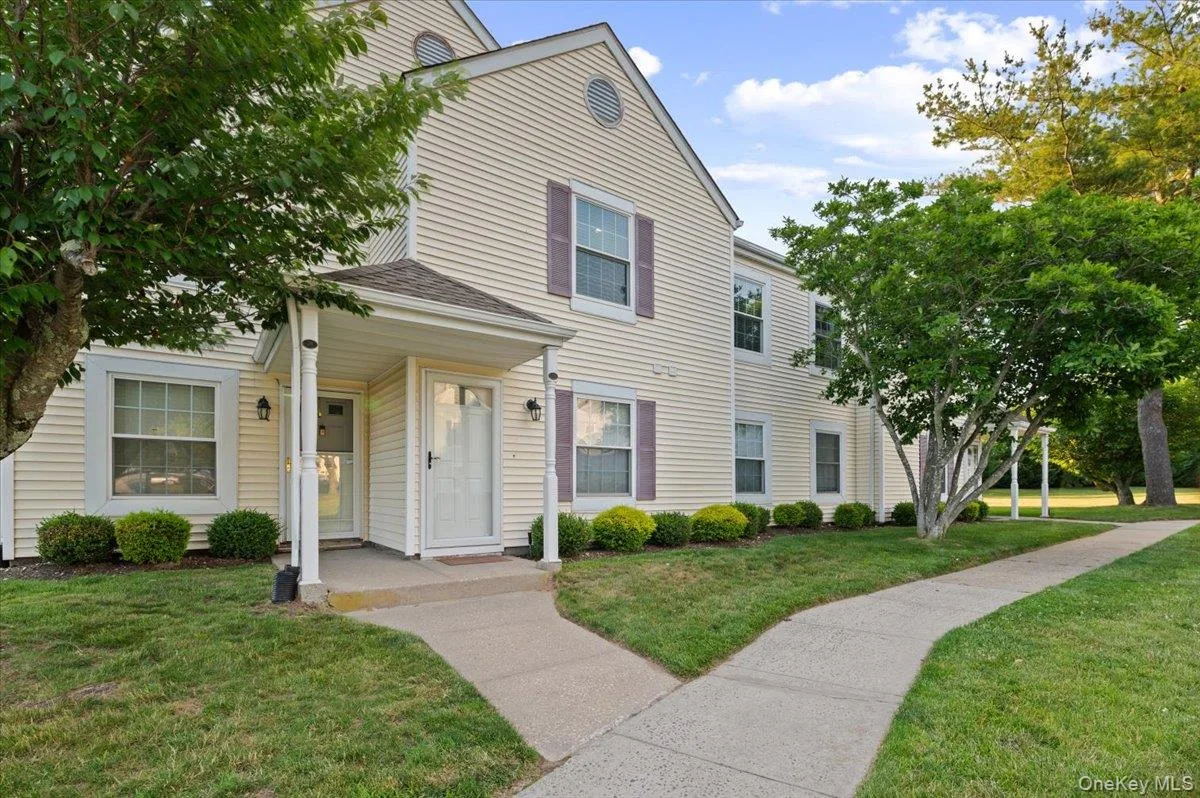 80 Fairview Circle, Middle Island NY -- Condo for sale