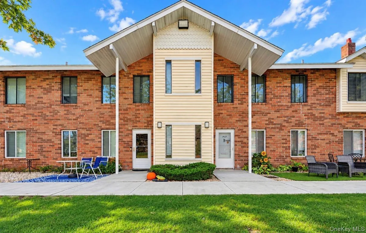 30 Pueblo Court #30, Coram NY -- North Isle Village Coop for sale