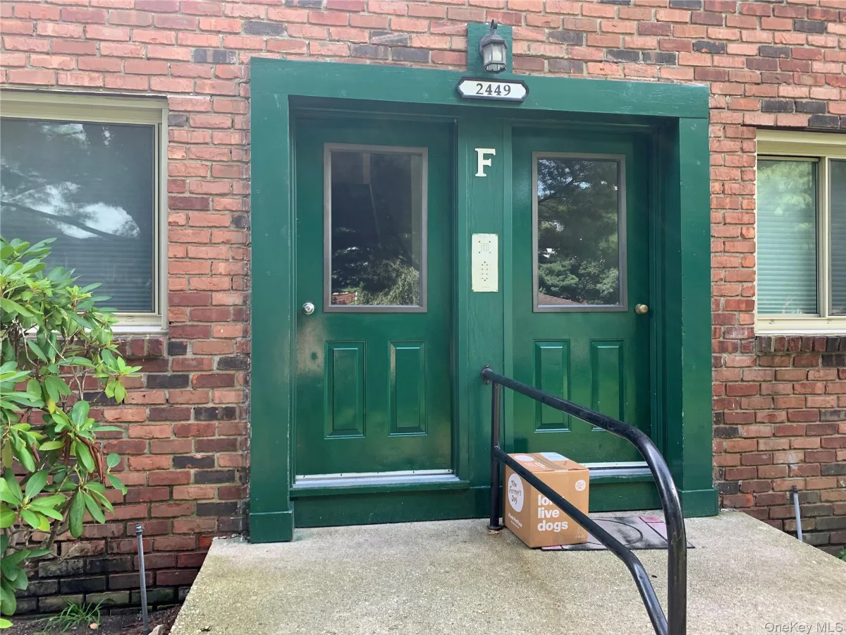 2449F Union Boulevard #12B, Islip NY -- Forest Green Coop for sale