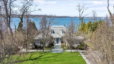 516 Centre Island Road, Centre Island