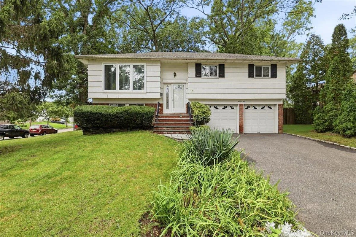 22 cedar Street, Syosset, NY 11791