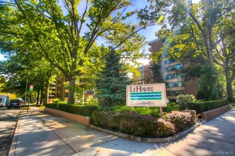162-30 Powells Cove Boulevard #2C, Beechhurst, NY 11357