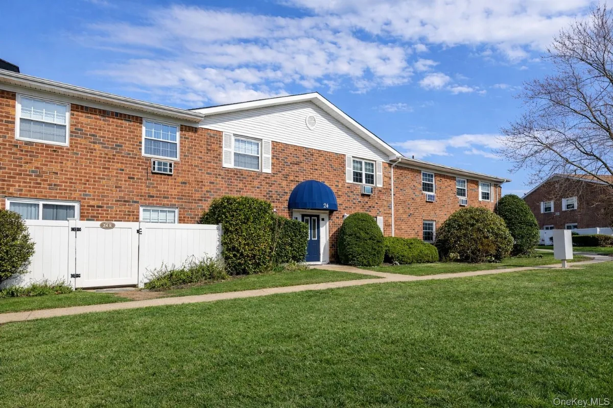 460 Old Town Road #24-O, Port Jefferson Station NY -- Stony Hollow Coop for sale