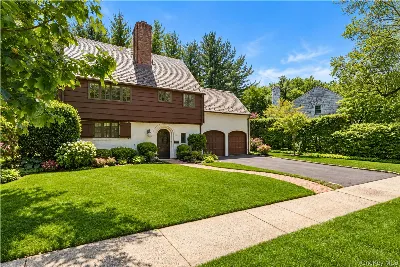 34 Wensley Drive, Great Neck