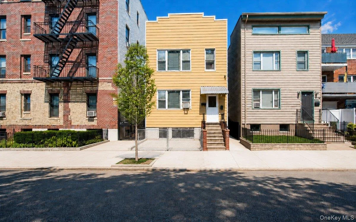 2909 23rd Road, Astoria, NY 11105