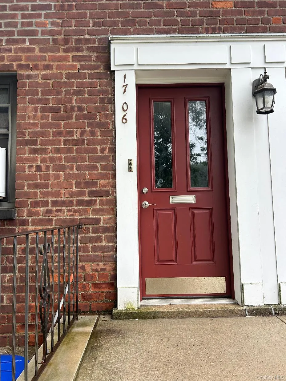17-06 201st Street #2-103, Whitestone NY -- Clearview Gardens Coop for sale