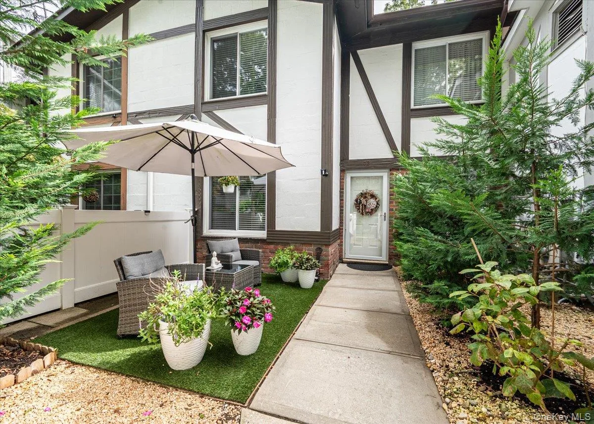 72 Birchwood Road #72, Medford NY -- Blue Ridge Condo for sale