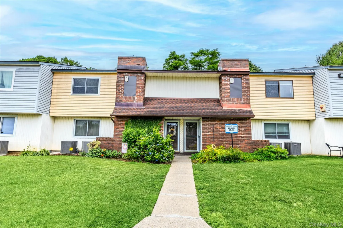 42 Pointe Circle South #0, Coram NY -- North Isle Village Coop for sale