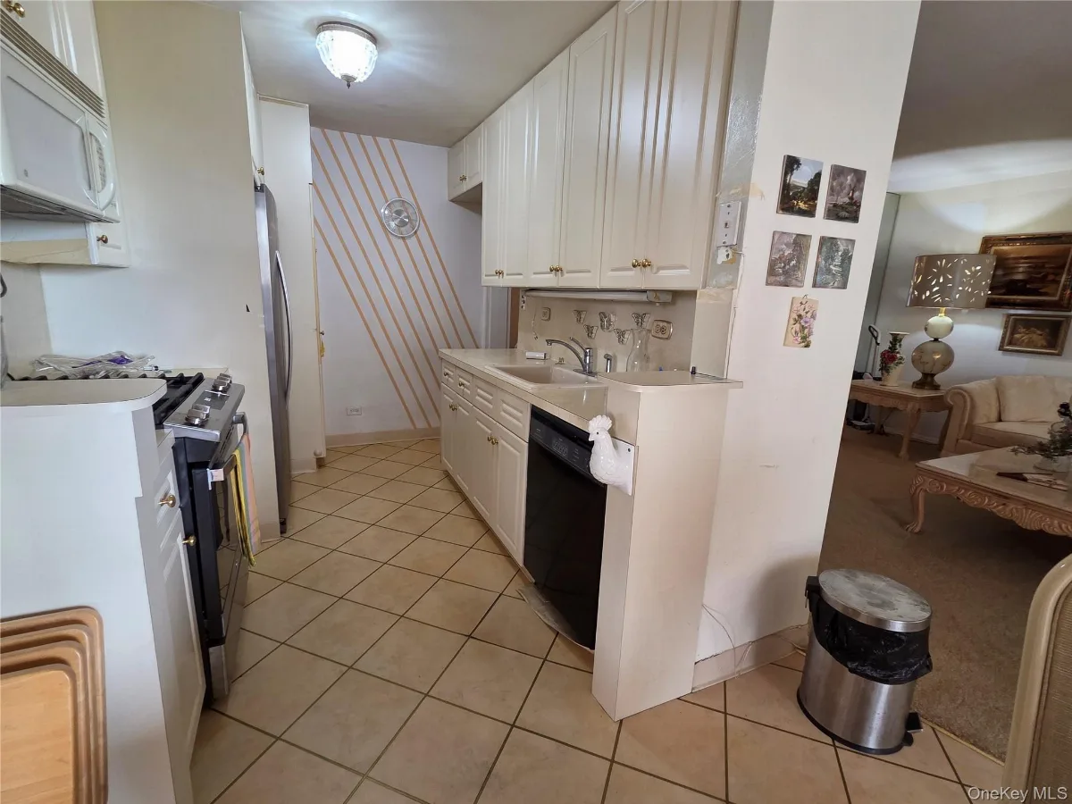 18-05 215th Street #5D, Bayside NY -- Towers at Waters Edge Coop for sale