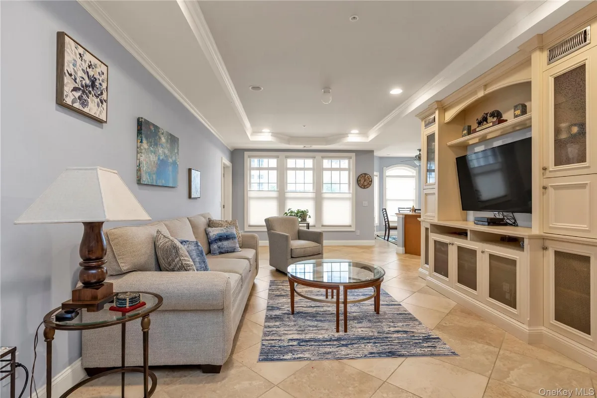578 Pacing Way, Westbury NY -- Meadowbrook Pointe Condo for sale