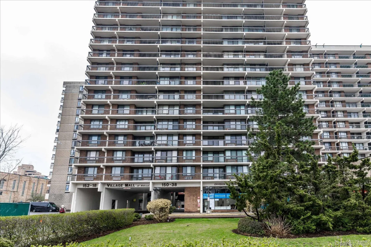 15038 Union Turnpike #2H, Kew Gardens Hills NY -- Village Mall at Hillcrest Condo for sale