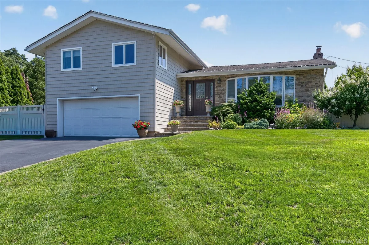 1 Ryan Court, Syosset, NY 11791