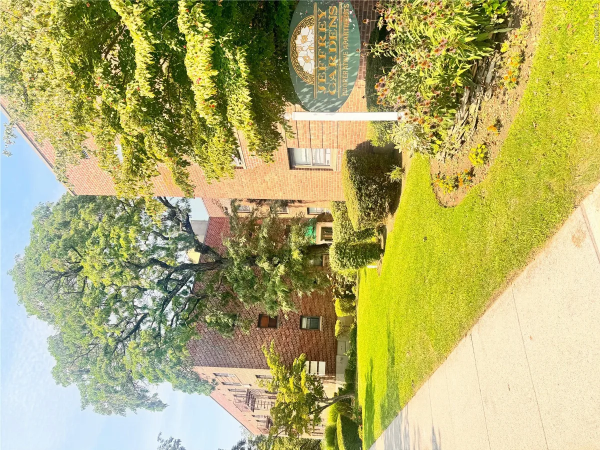 215-09 47th Ave #2C, Bayside, NY 11361