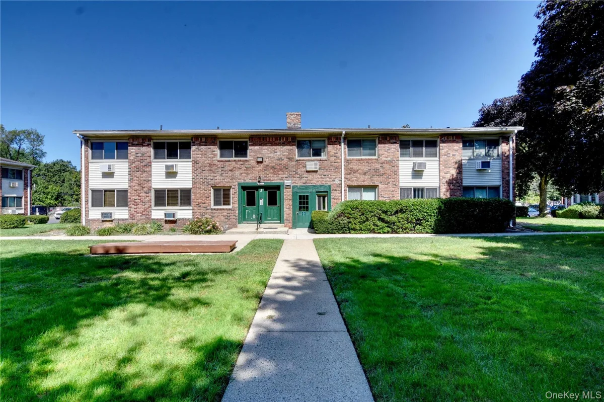 2453 Union Boulevard #39B, Islip NY -- Forest Green Coop for sale