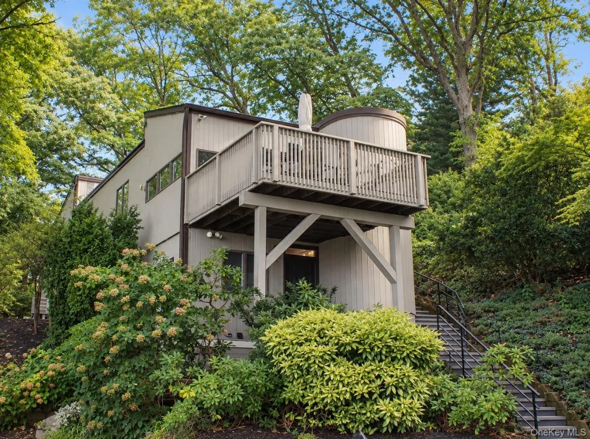 732 Sound View Road, Mill Neck, NY 11771
