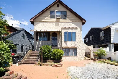 1036 California Place, Island Park
