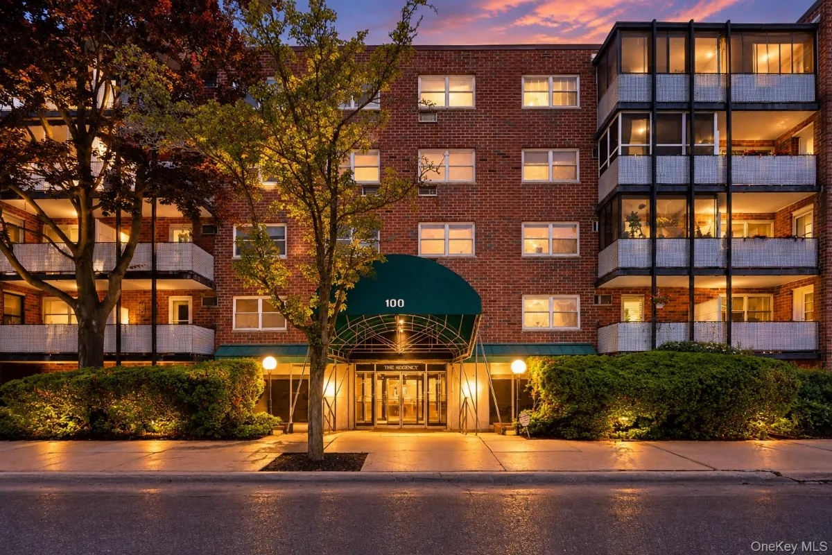 100 Lincoln Avenue #3D, Mineola, NY 11501