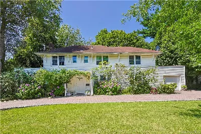 14 Clover Drive, Great Neck