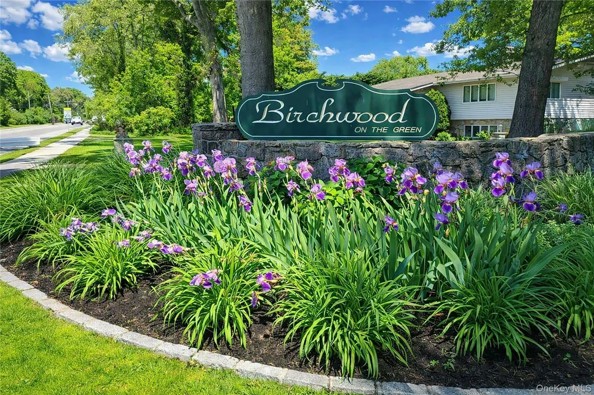 4426 Wilshire Lane #4426, Oakdale NY -- Birchwood on the Green Coop for sale