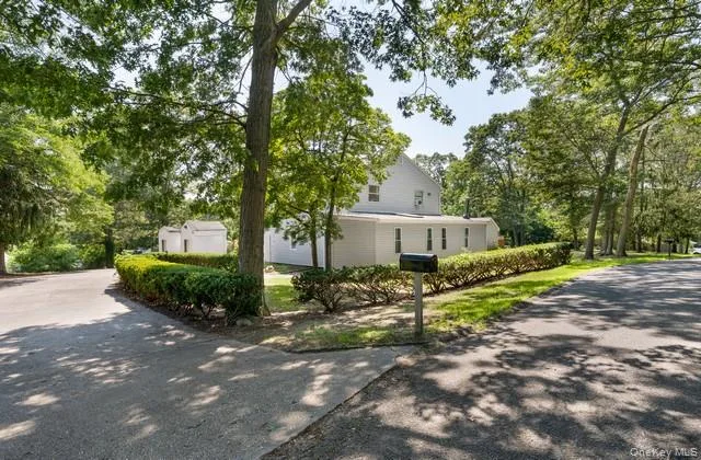 10 Sunnyside Drive, Sound Beach, NY 11789