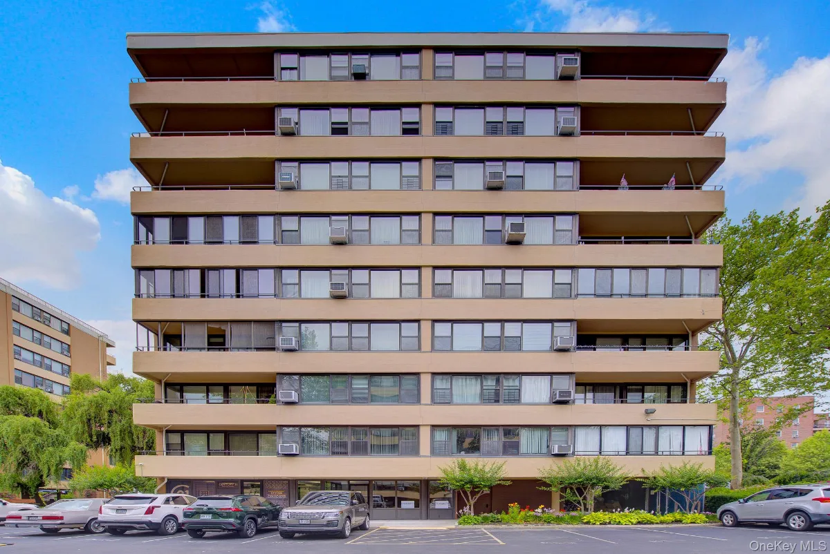 166-10 Powells Cove Boulevard #2C, Beechhurst NY -- Le Havre on the Water Coop for sale