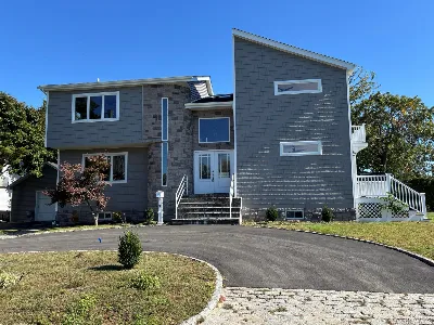 35 adams Avenue, Bayville