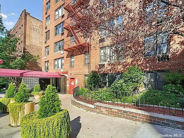 41-31 51st Street #6M, Woodside, NY 11377