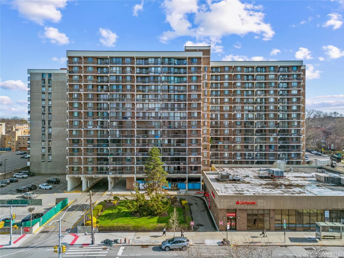 150-38 Union Turnpike #1A, Kew Gardens Hills NY -- Village Mall at Hillcrest Condo for sale